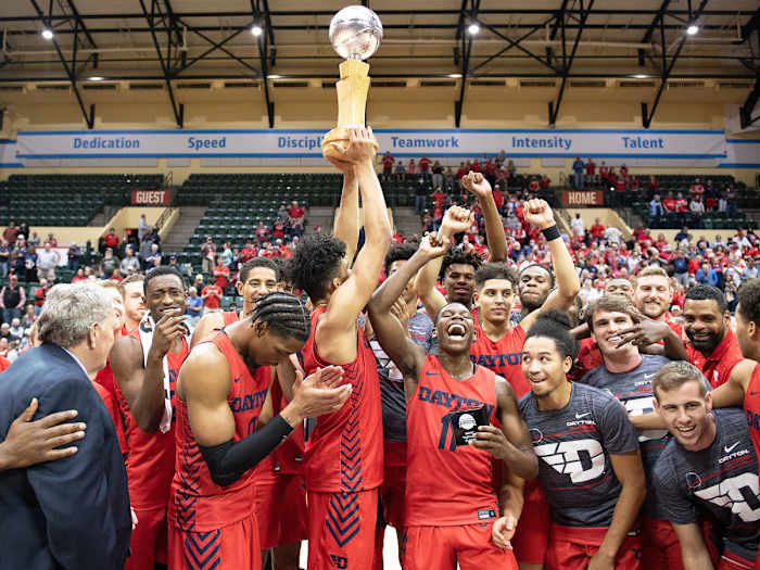 Dayton celebrates its ESPN Events Invitational title